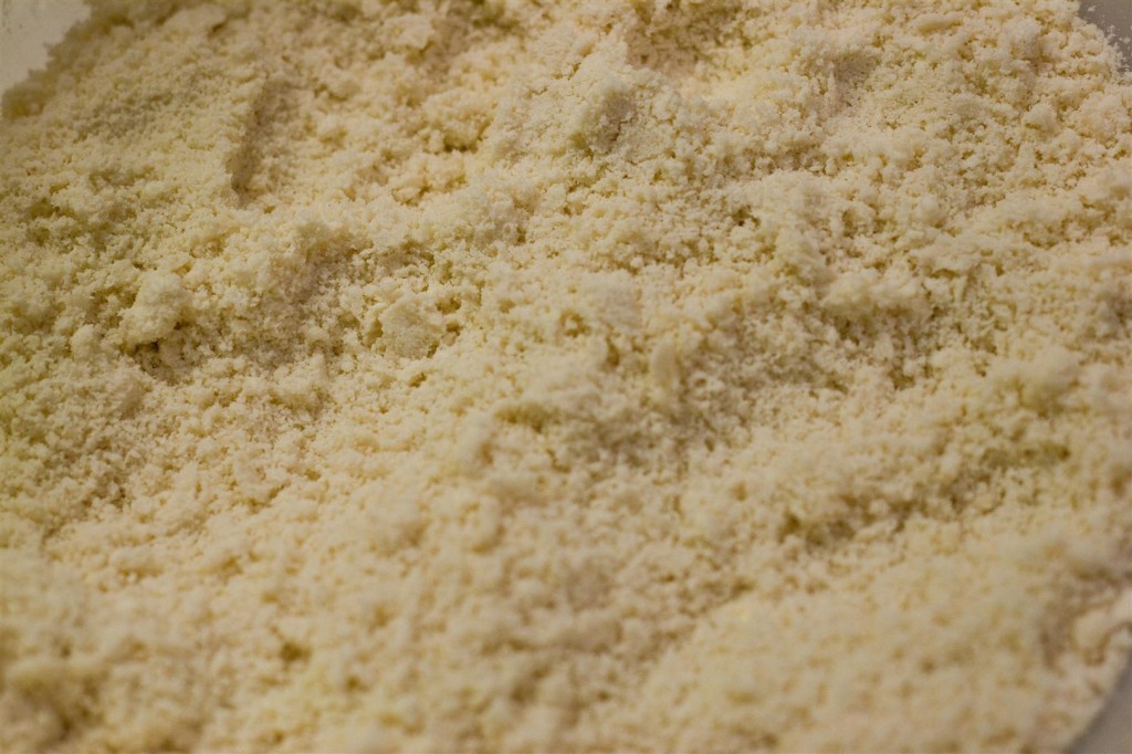 Mixing the flour and fat