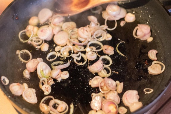 Frying the shallots