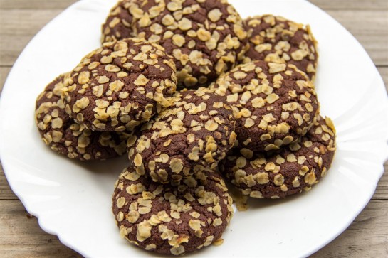 Dark Chocolate Oat-Rolled Cookies