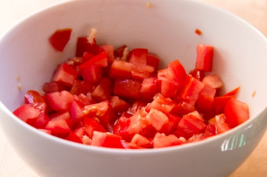 Preparing the tomato